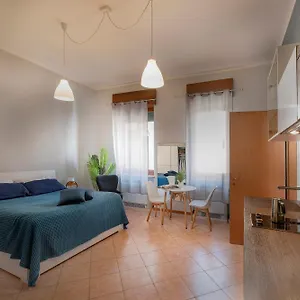 Guest house Italianflat - Rentroom Old Town - 200mt To Arena, Verona
